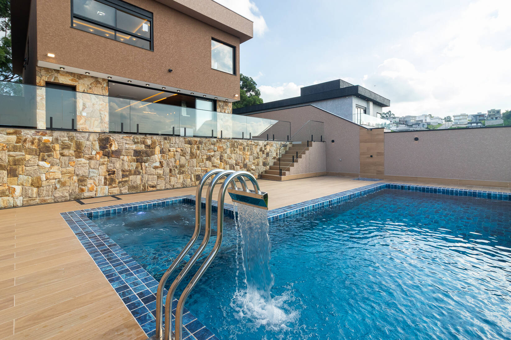 Casa, 4 suítes, 335m², em Colinas de Parnaíba I — foto 34