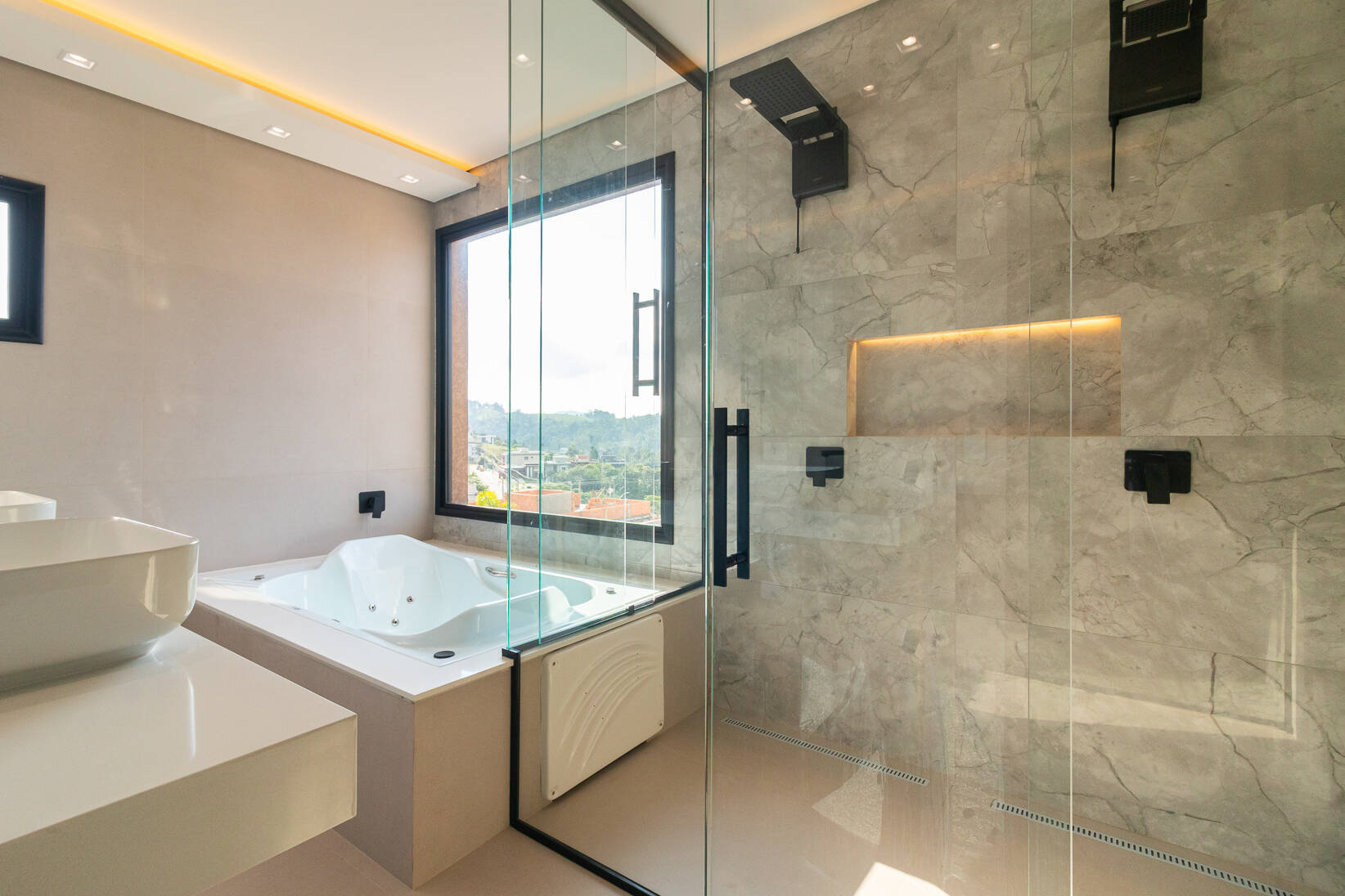 Casa, 4 suítes, 335m², em Colinas de Parnaíba I — foto 37
