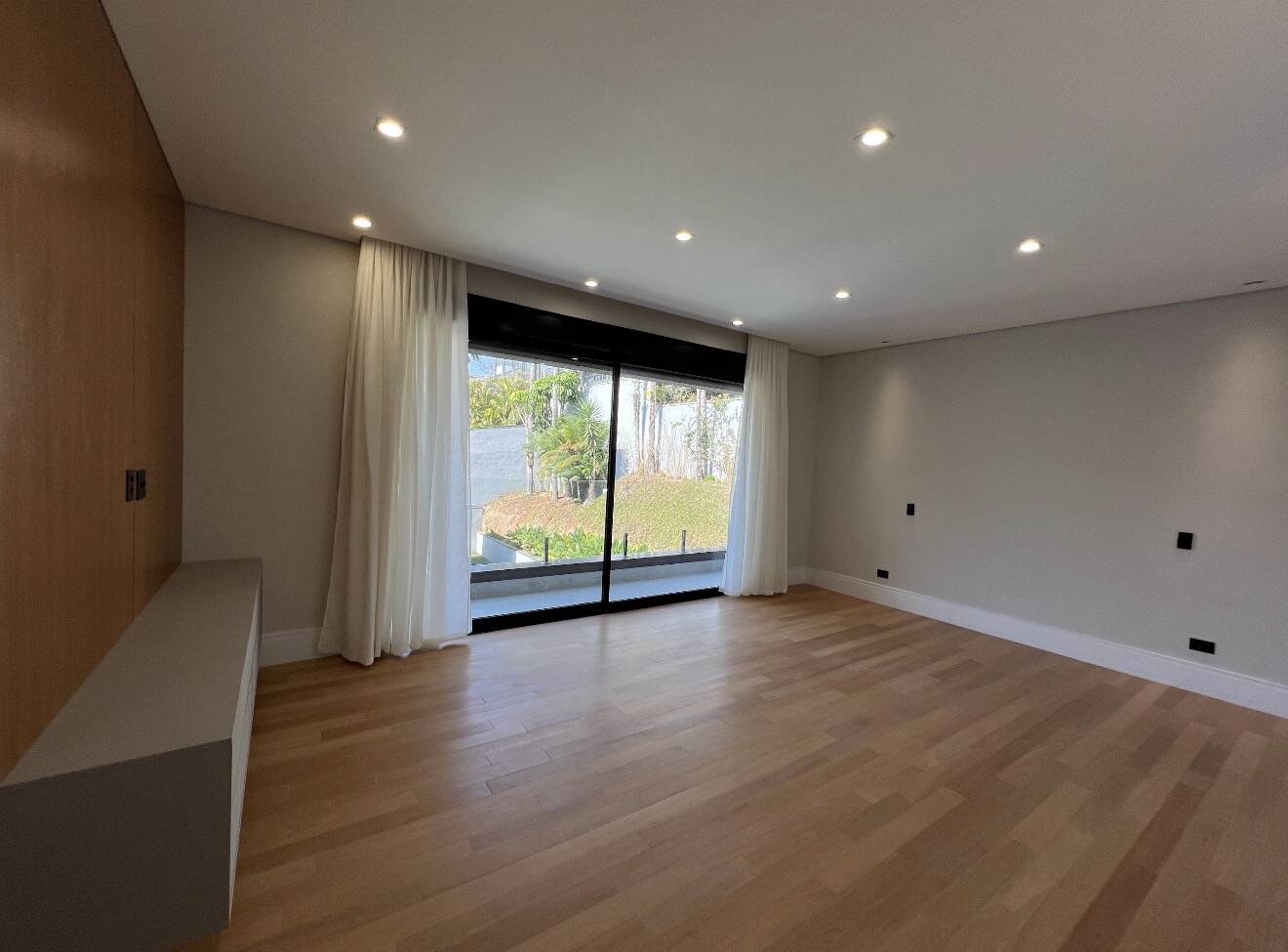 Casa, 5 suítes, 1120m², em Alphaville Residencial Um — foto 2
