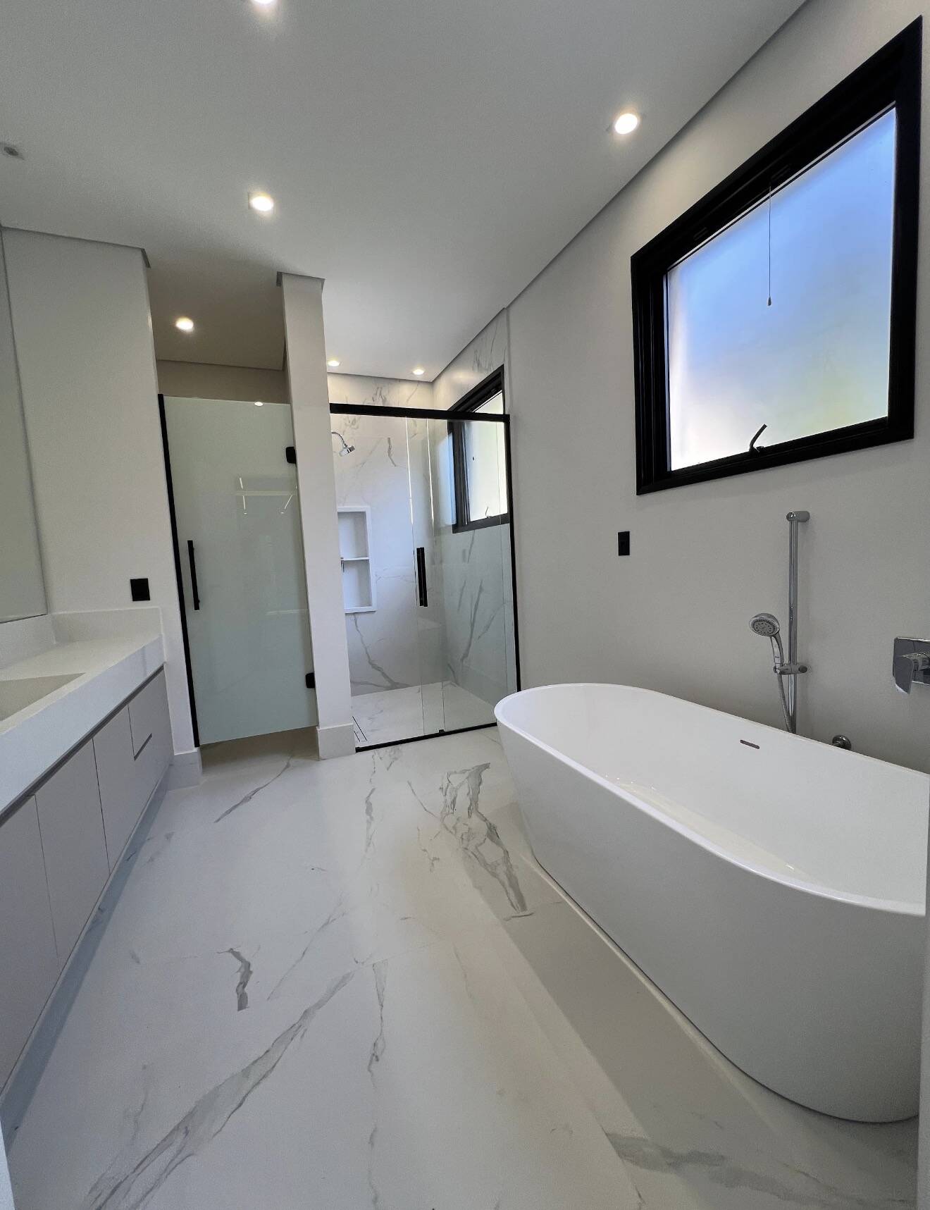Casa, 5 suítes, 1120m², em Alphaville Residencial Um — foto 3