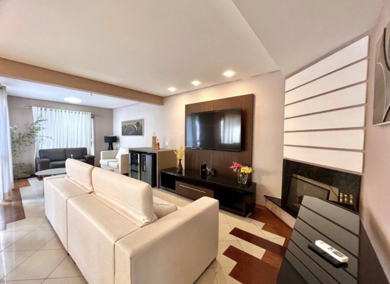 Casa para alugar – Tamboré, Santana de Parnaíba | 1 suíte, 180m²