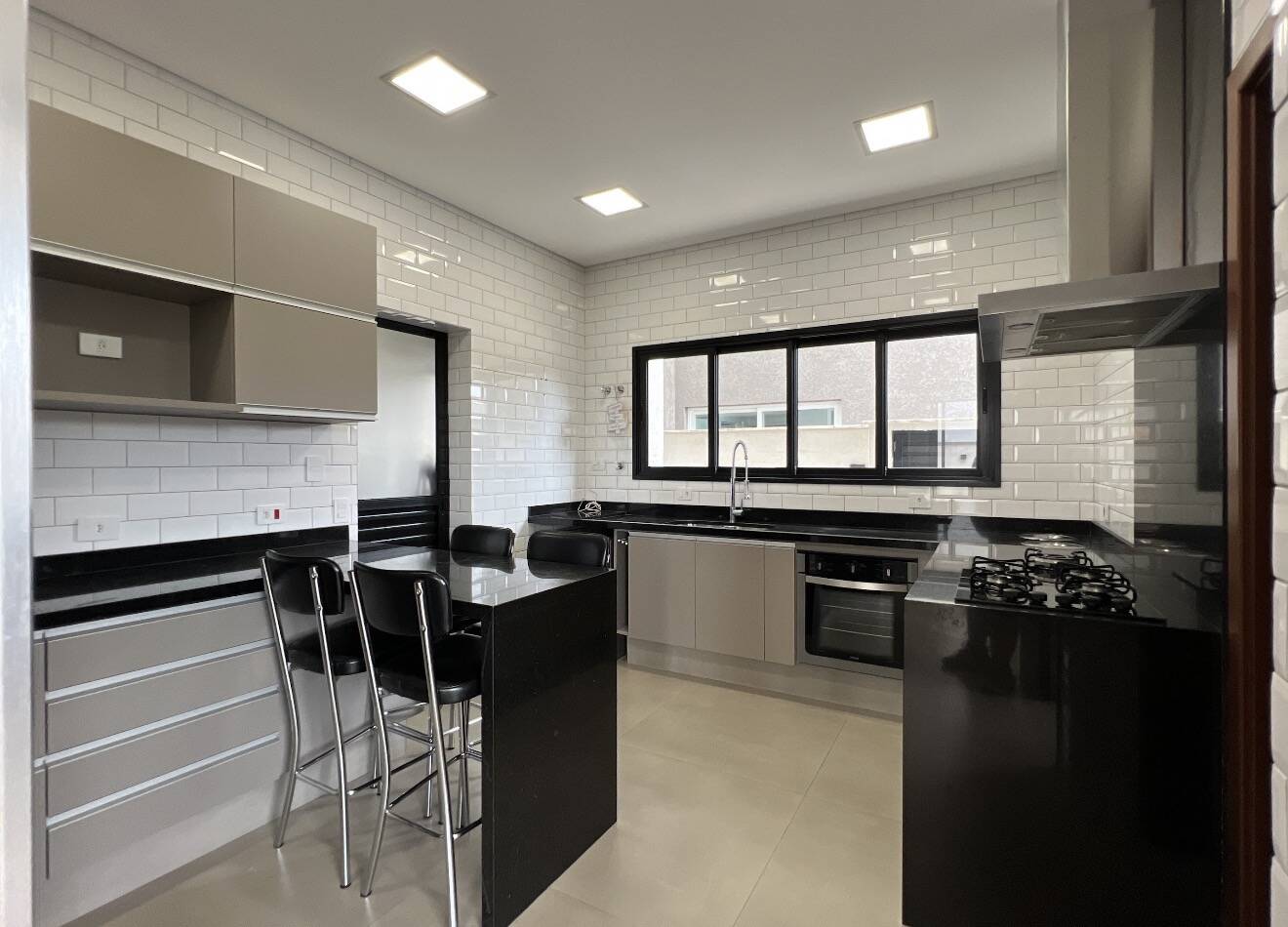 Casa, 1 suíte, 180m², em Tamboré — foto 14