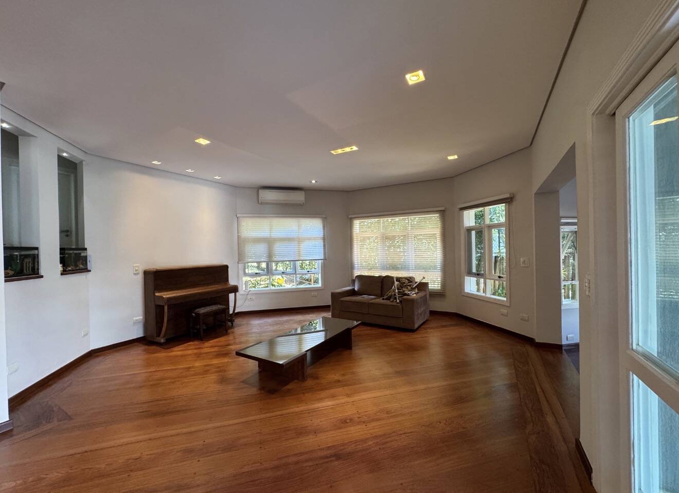 Casa, 2 suítes, 450m², em Alphaville — foto 2