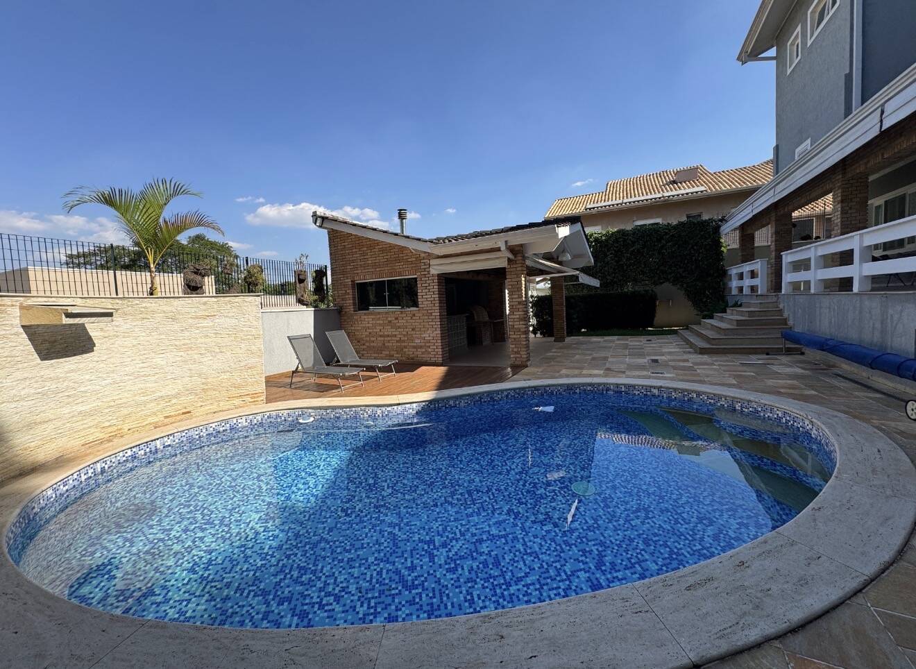 Casa à venda – Alphaville, Santana de Parnaíba | 2 suítes, 450m²