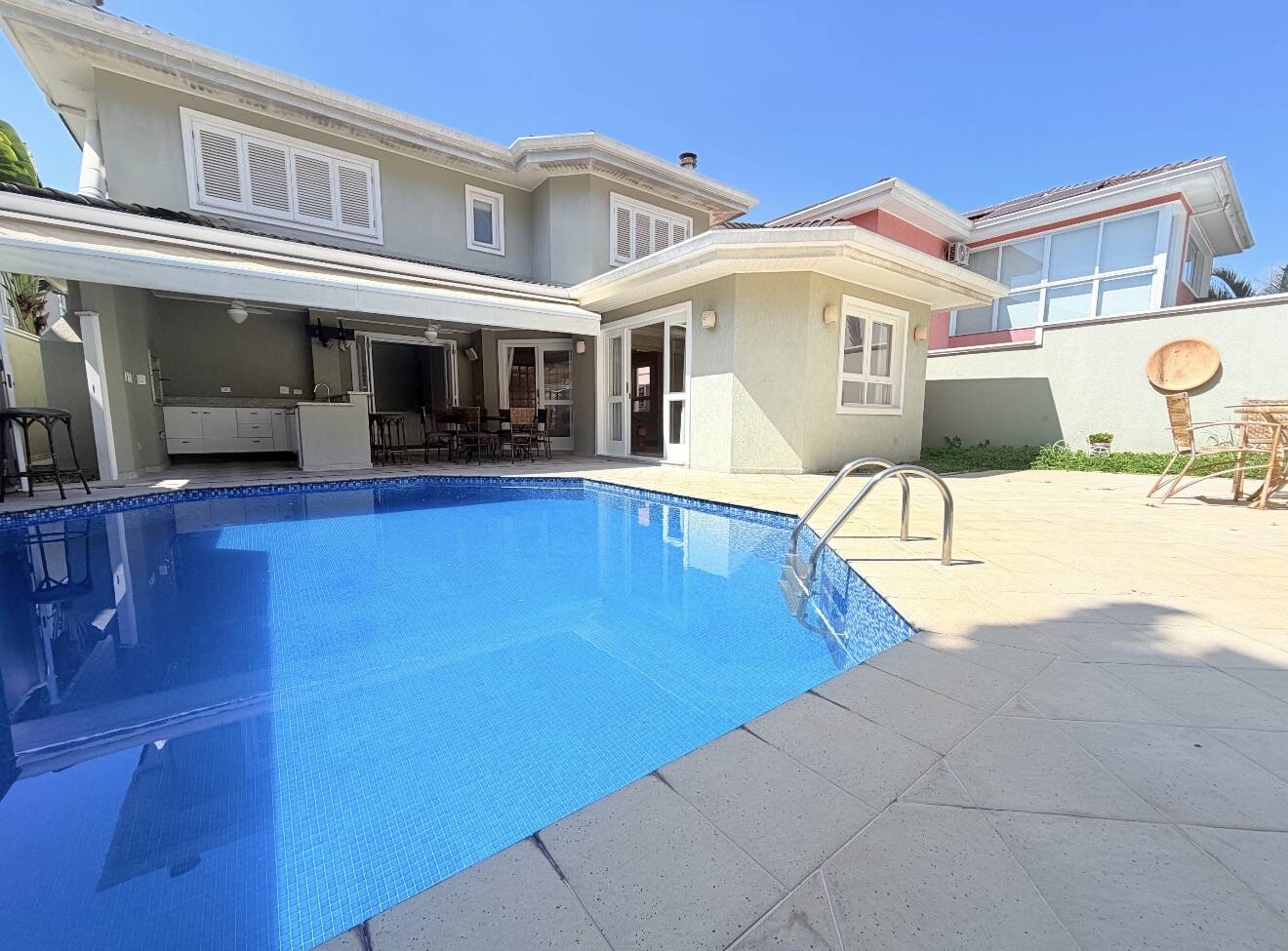 Casa à venda – Alphaville, Santana de Parnaíba | 4 suítes, 394m²