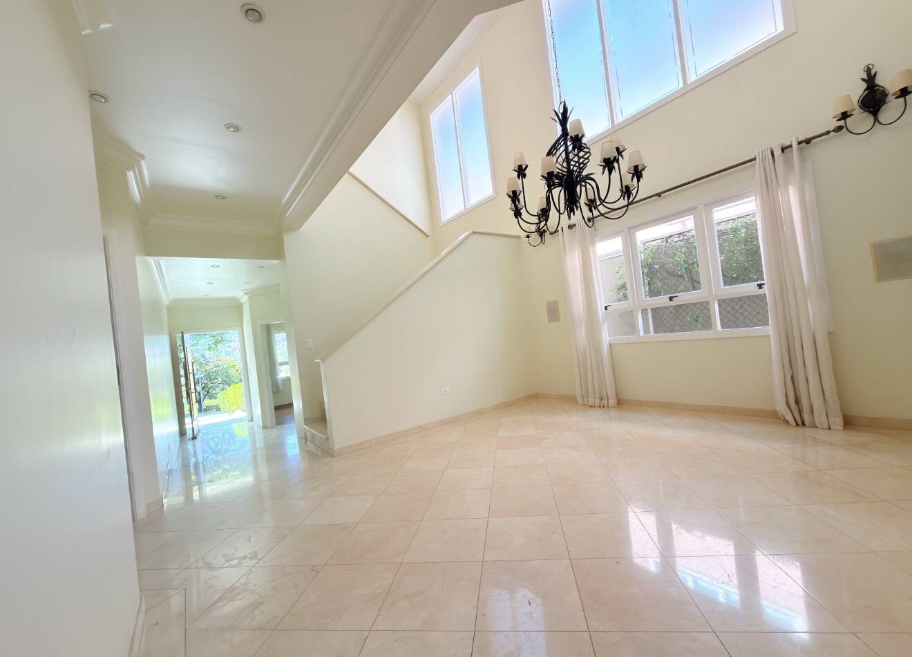 Casa, 4 suítes, 394m², em Alphaville — foto 2