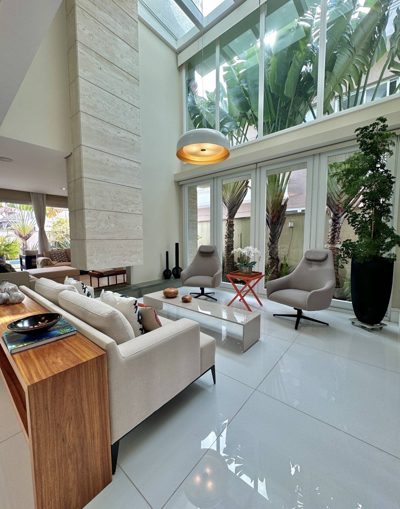 Casa à venda – Tamboré, Santana de Parnaíba | 4 suítes, 400m²