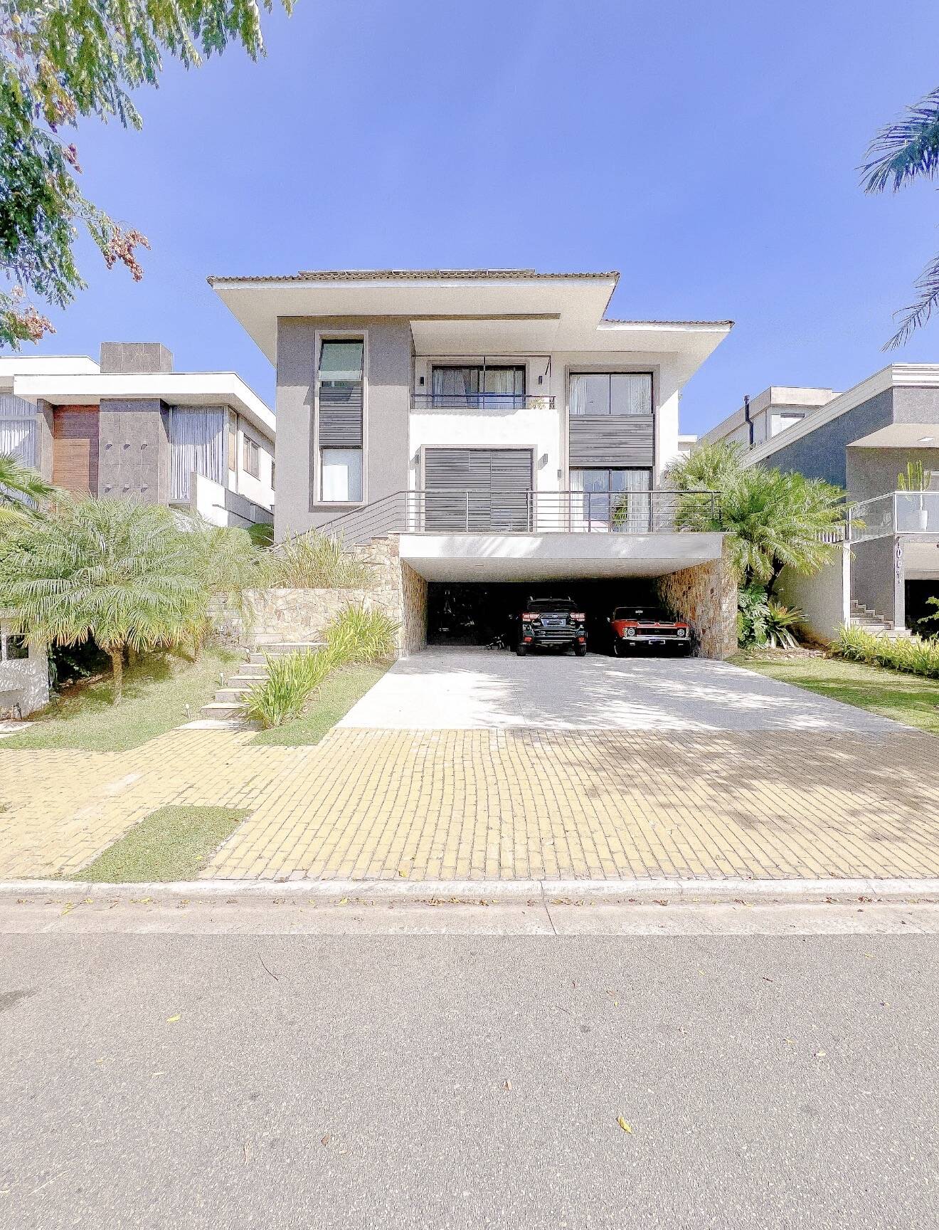 Casa à venda – Alphaville, Santana de Parnaíba | 4 suítes, 345m²