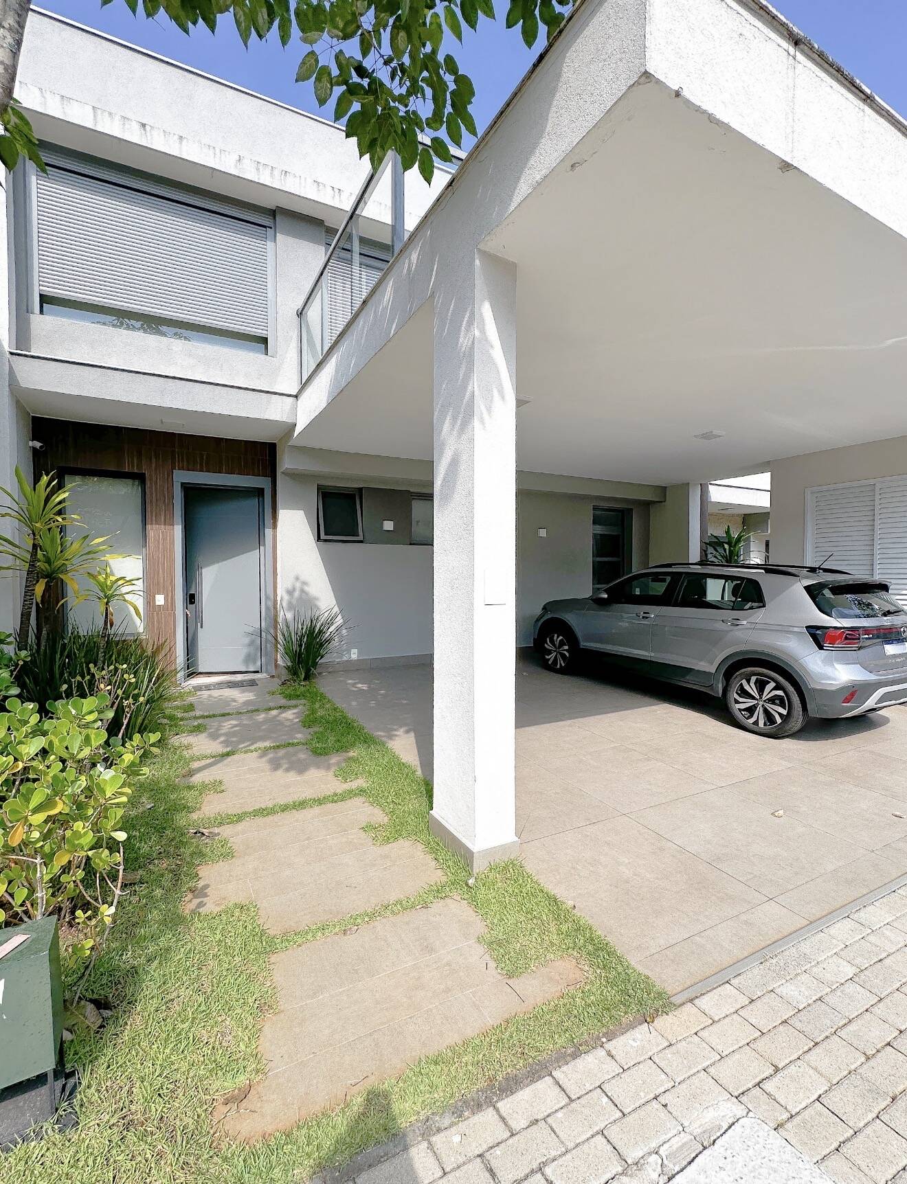 Casa à venda – Tamboré, Santana de Parnaíba | 3 suítes, 200m²
