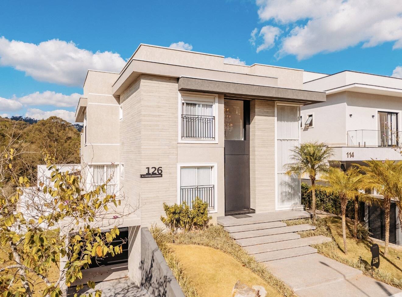 Casa à venda – Tamboré, Santana de Parnaíba | 4 suítes, 480m²