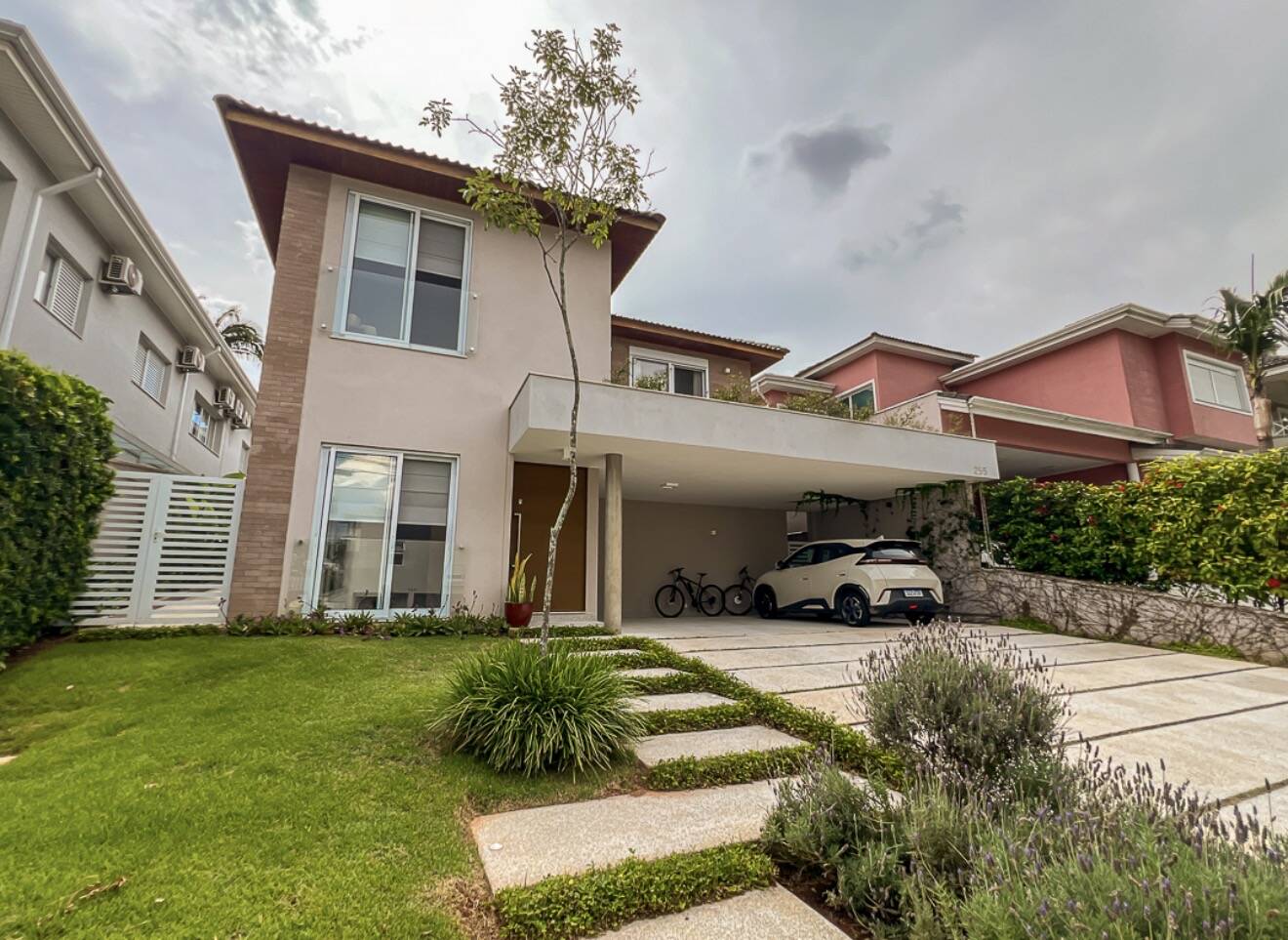 Casa à venda – Alphaville 11, Santana de Parnaíba | 4 suítes, 376m²