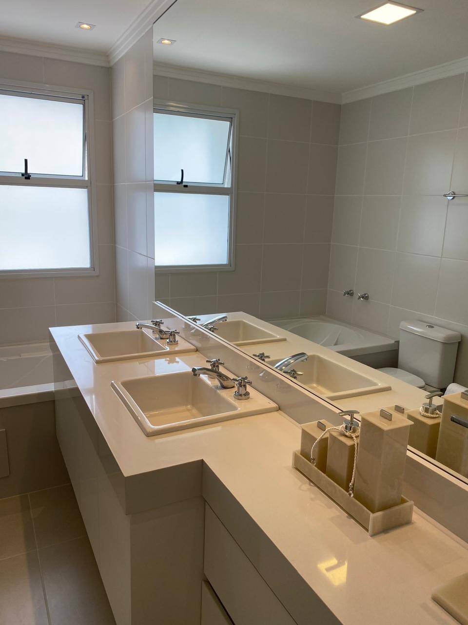 Apartamento, 3 suítes, em Alphaville — foto 2