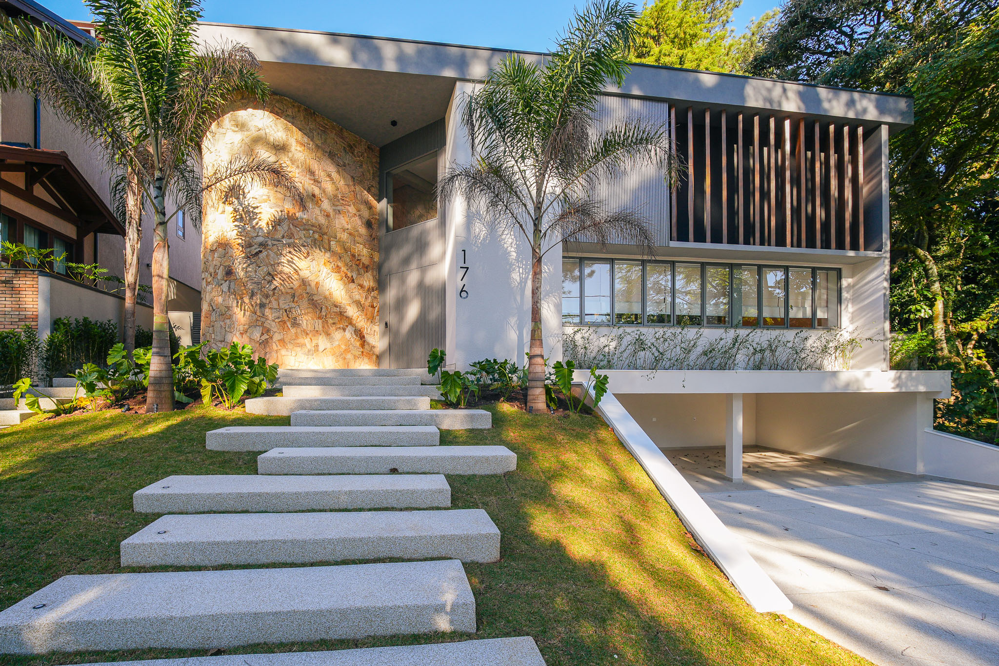 Casa, 4 suítes, 575m², em Residencial 10