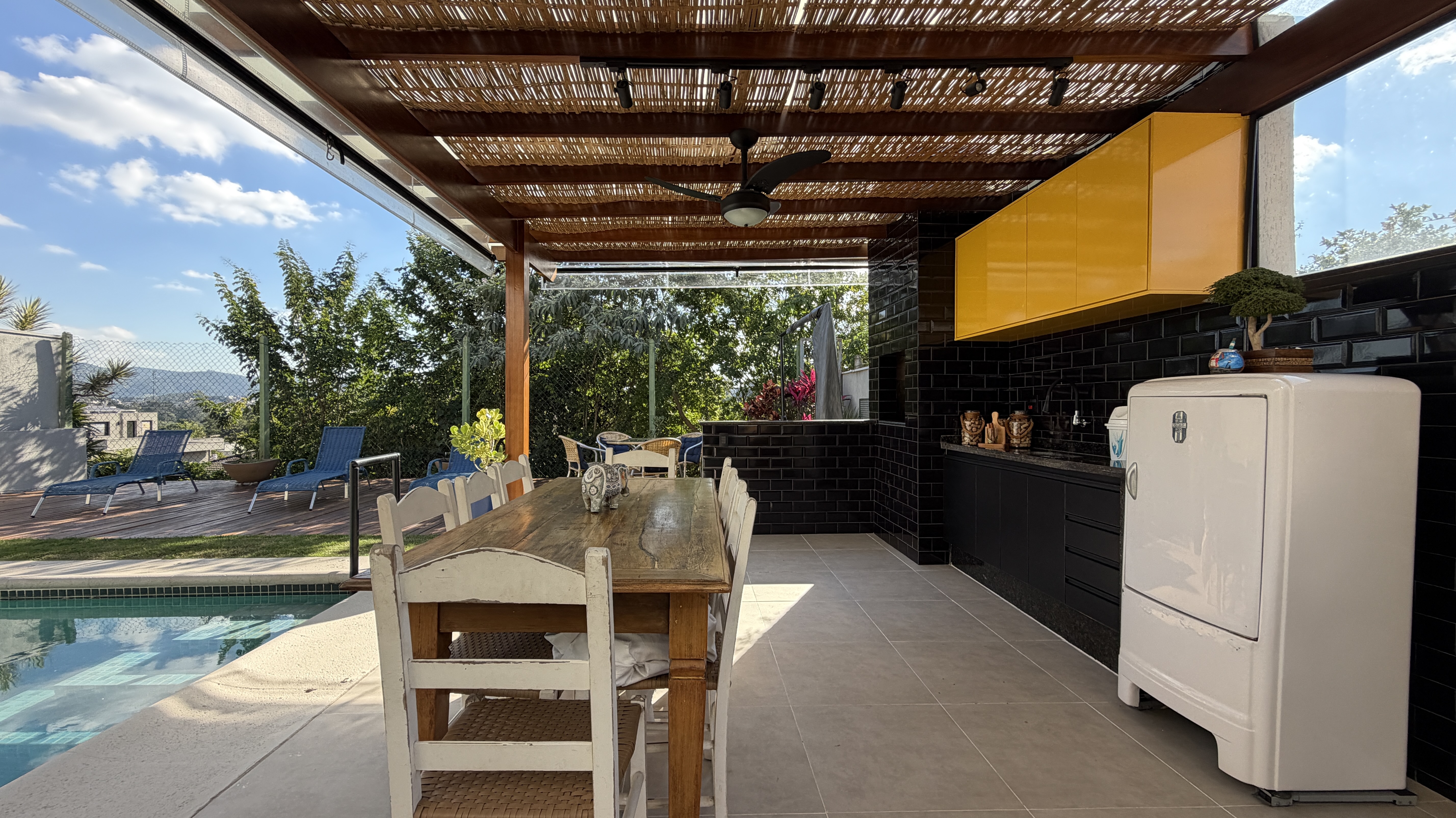 Casa, 4 suítes, 330m², em Residencial 6 — foto 3
