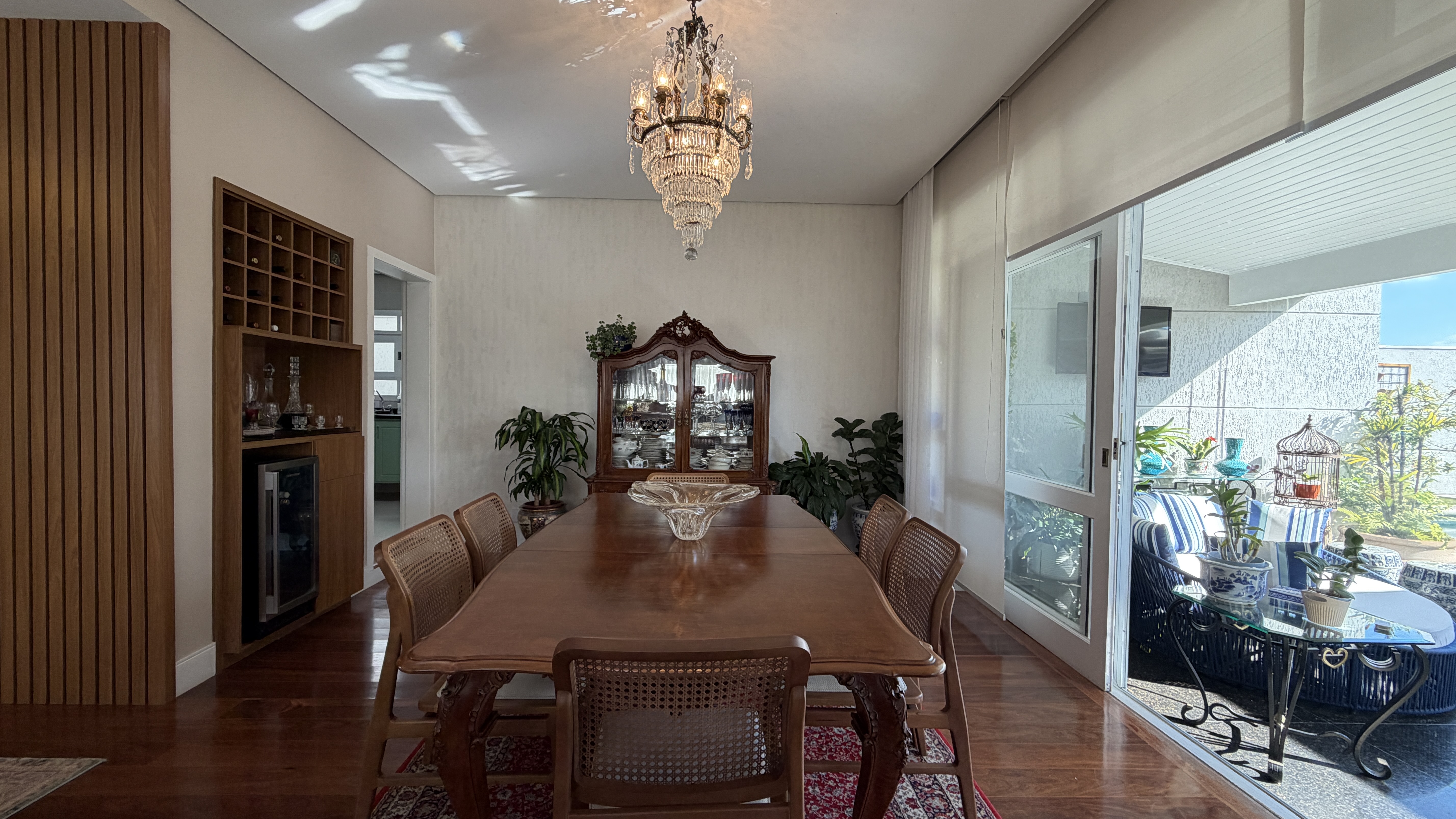Casa, 4 suítes, 330m², em Residencial 6 — foto 8