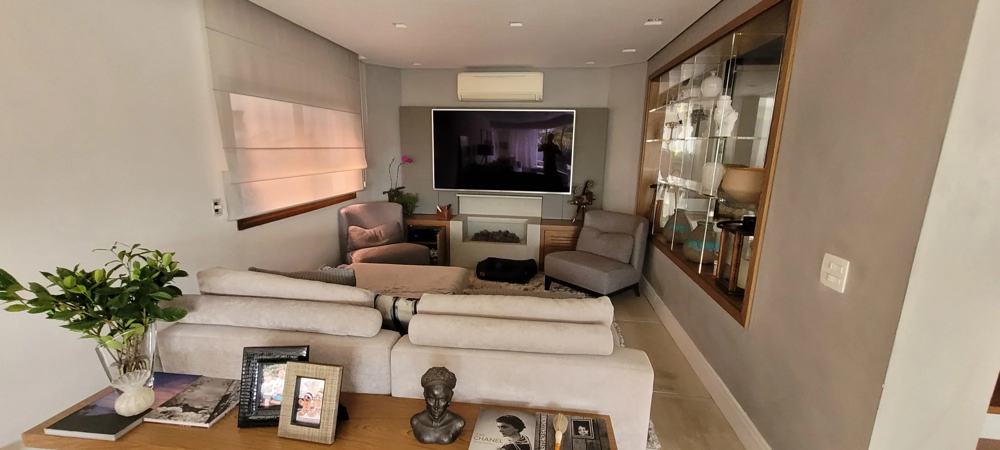 Casa, 4 suítes, 320m², em Residencial 4 — foto 3