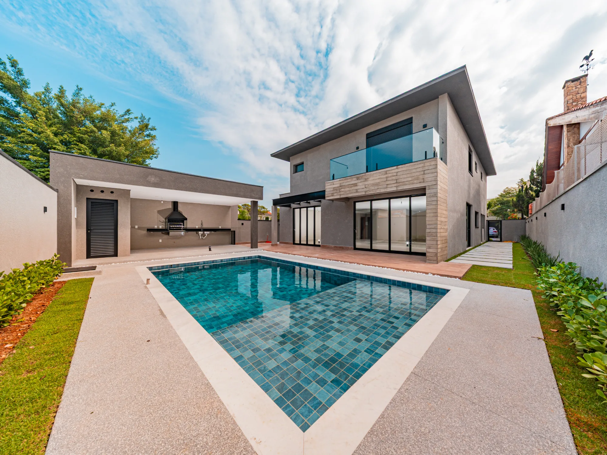 Casa, 4 suítes, 350m², em Residencial 6
