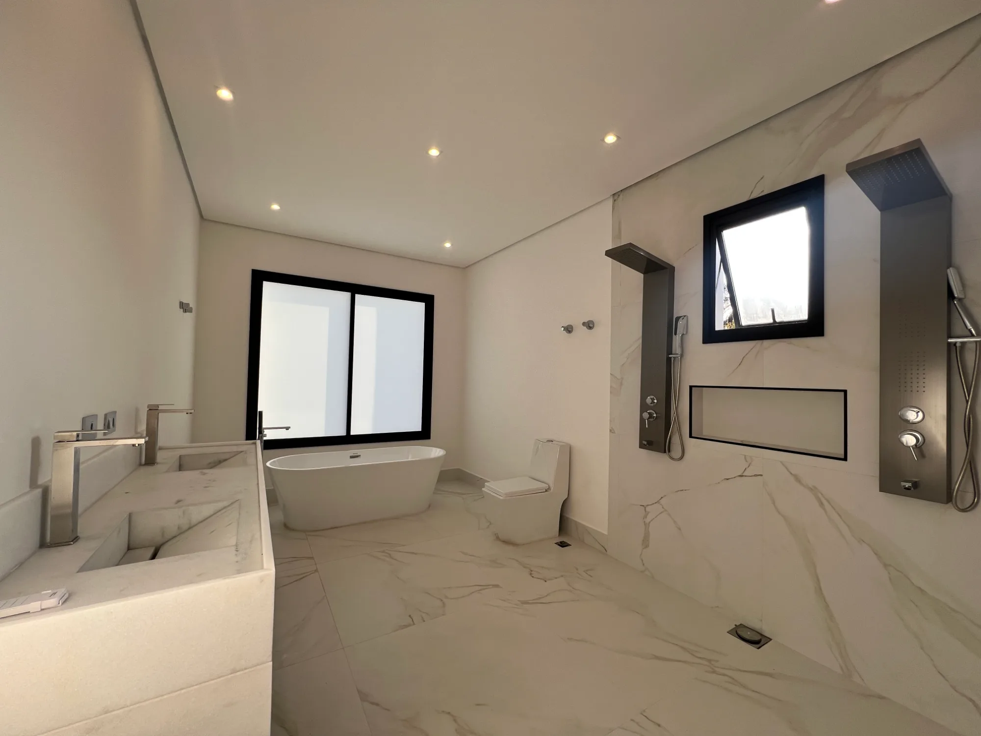 Casa, 4 suítes, 340m², em Residencial 4 — foto 4