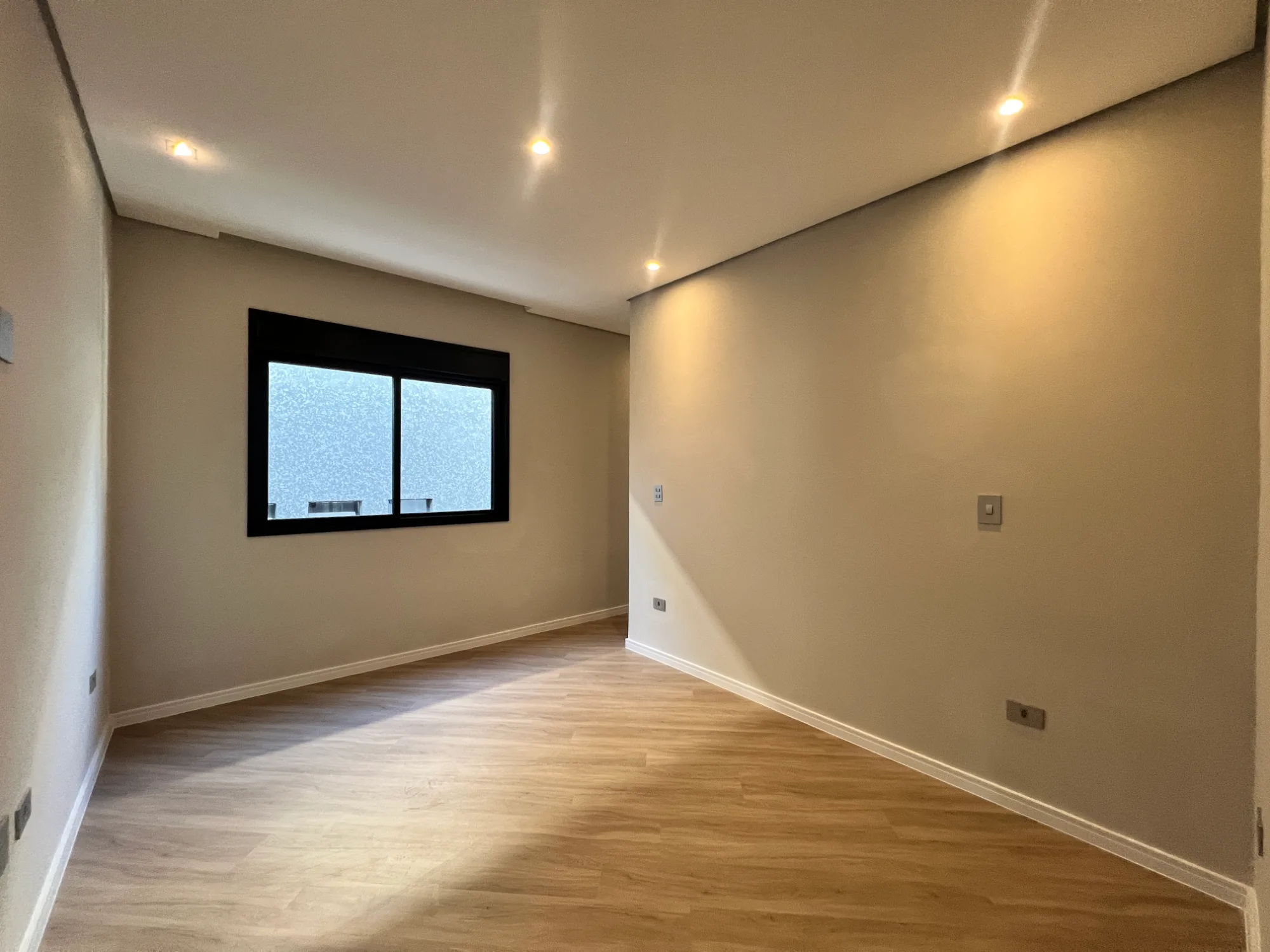 Casa, 4 suítes, 340m², em Residencial 4 — foto 5