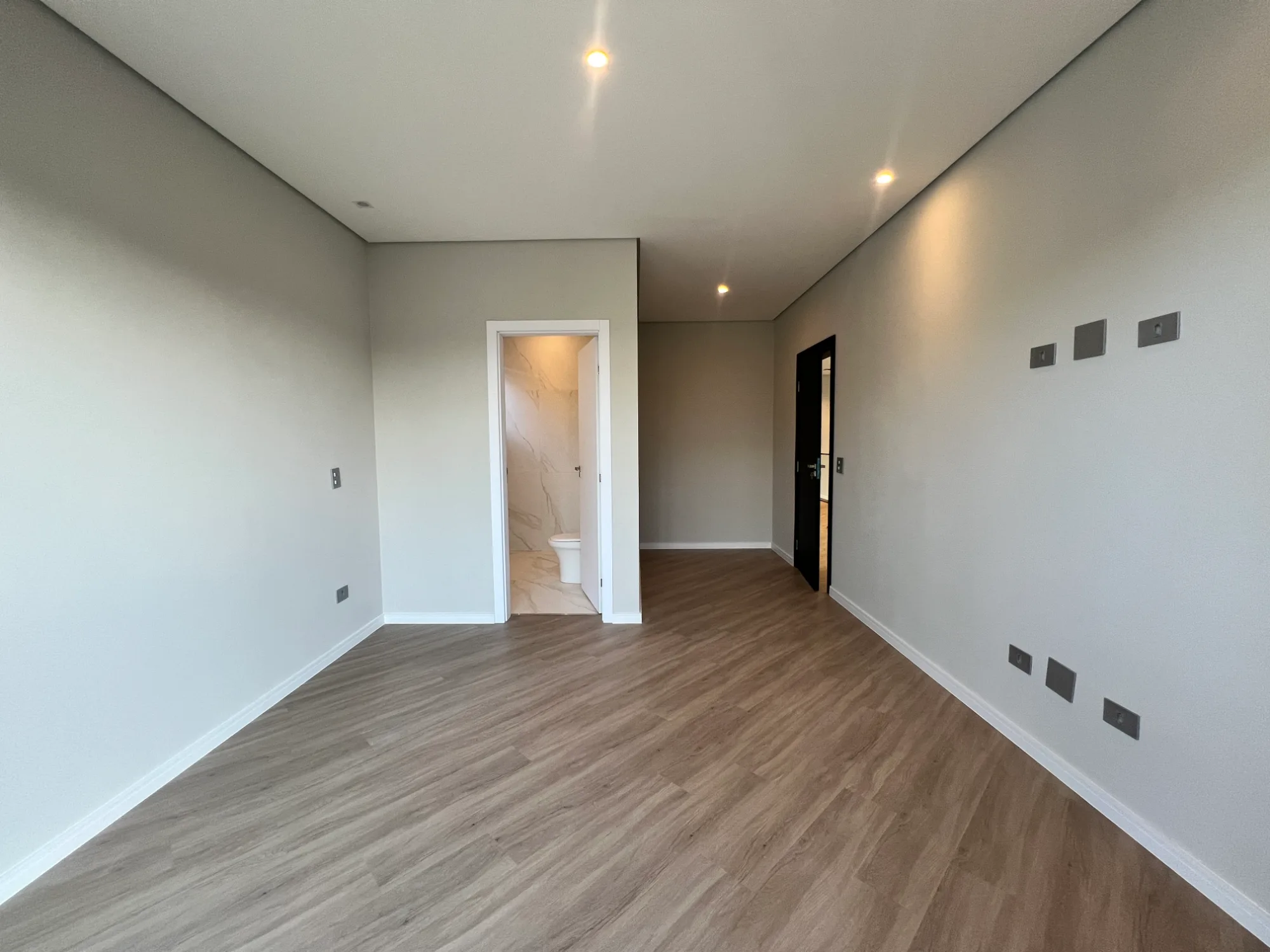 Casa, 4 suítes, 340m², em Residencial 4 — foto 6