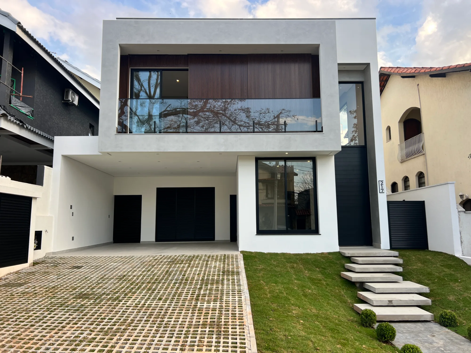 Casa, 4 suítes, 340m², em Residencial 4