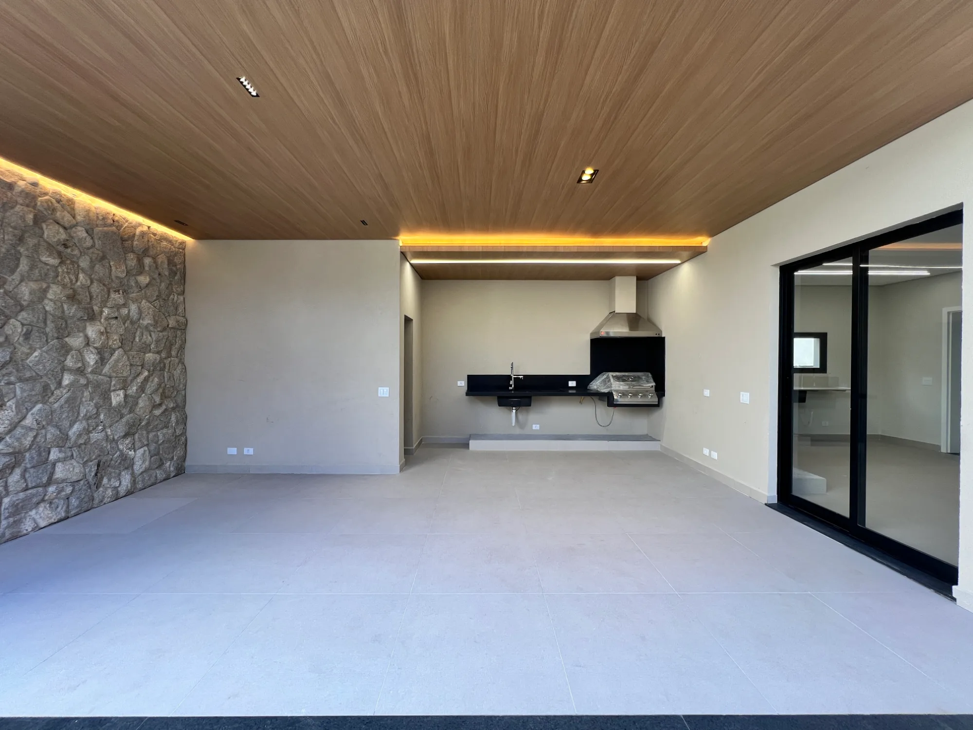 Casa, 4 suítes, 320m², em Residencial 6 — foto 3