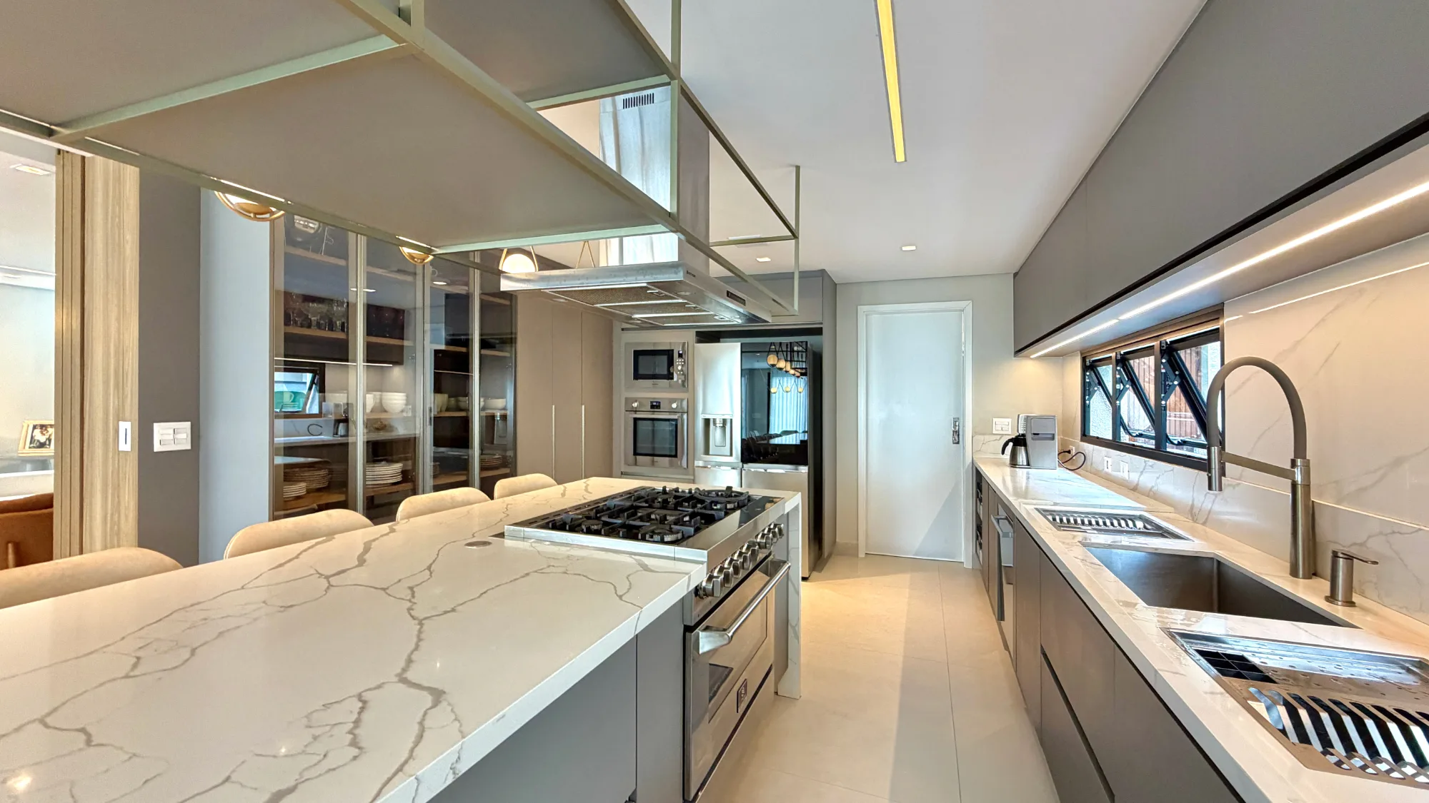 Casa, 6 suítes, 470m², em 18 do Forte — foto 6