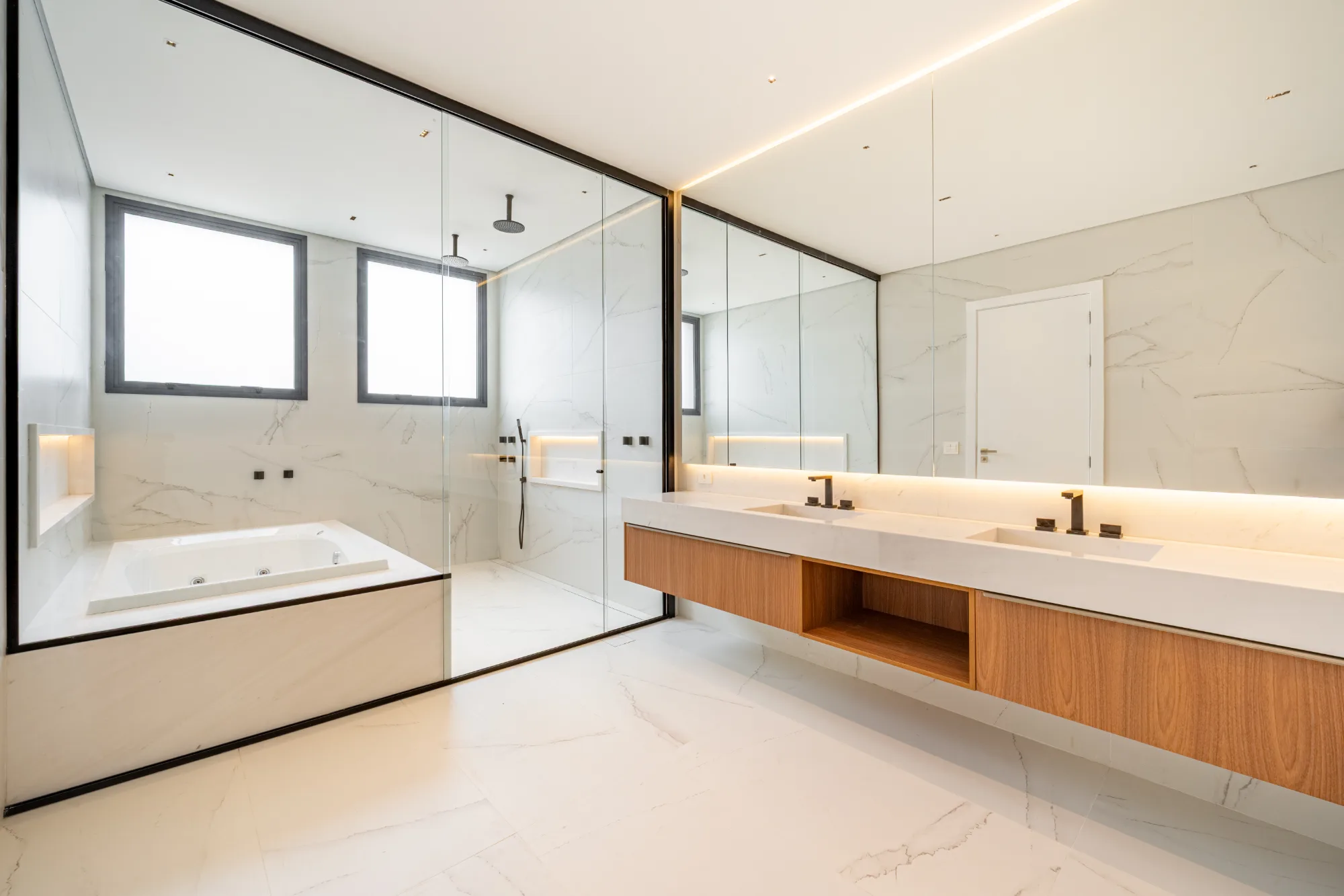 Casa, 4 suítes, 535m², em Residencial 2 — foto 2