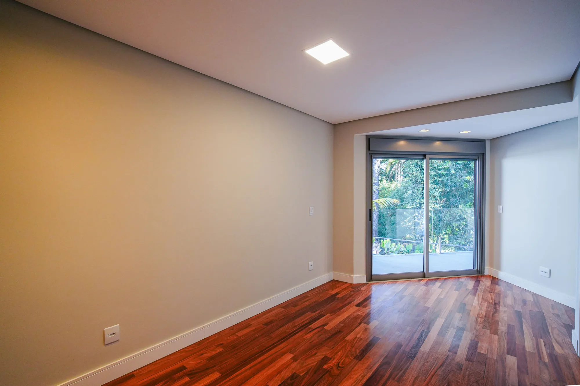 Casa, 4 suítes, 575m², em Residencial 10 — foto 8