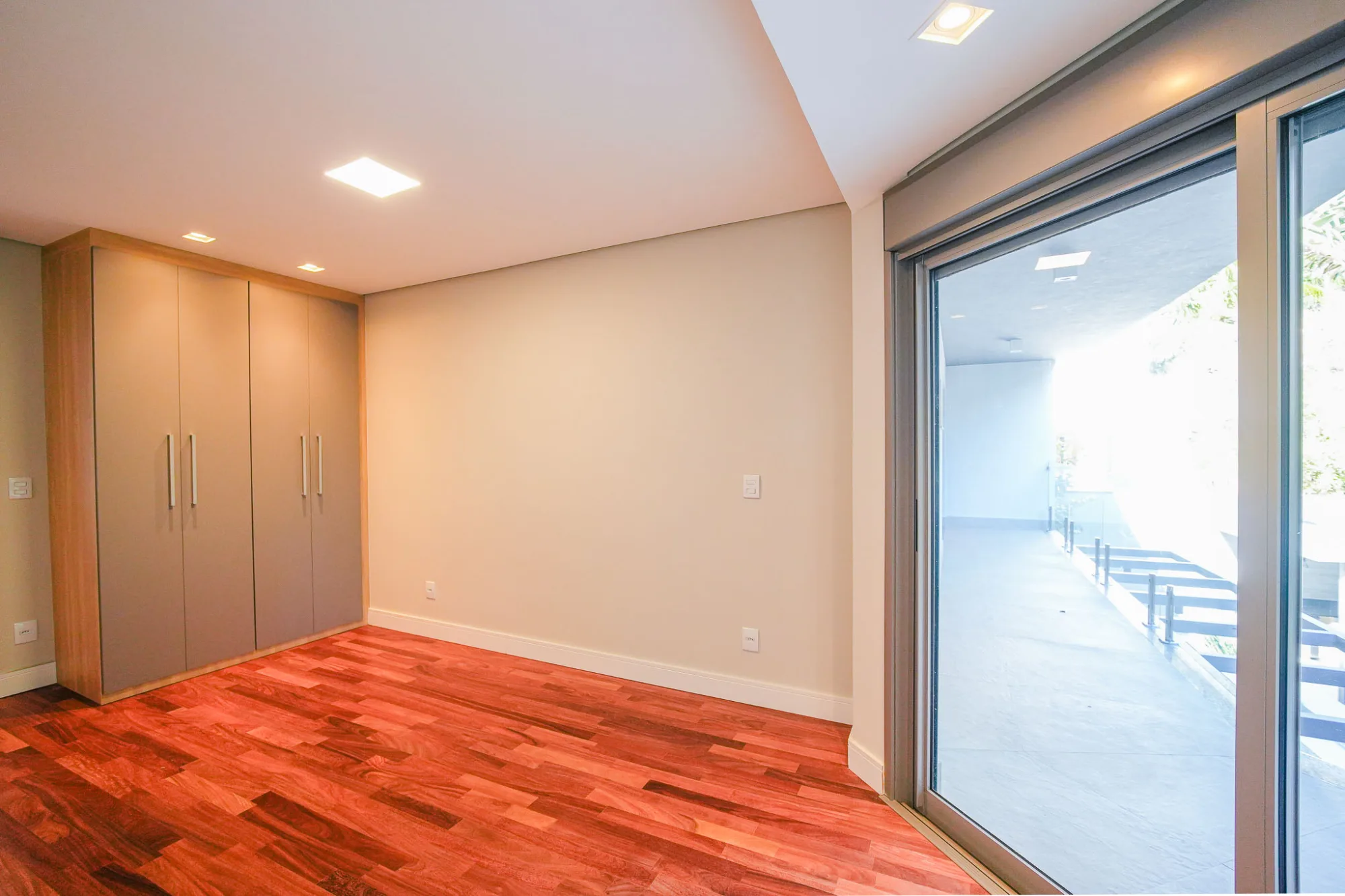 Casa, 4 suítes, 575m², em Residencial 10 — foto 9