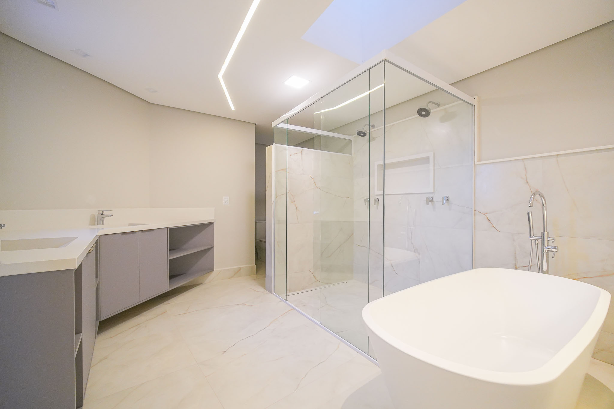Casa, 4 suítes, 575m², em Residencial 10 — foto 19