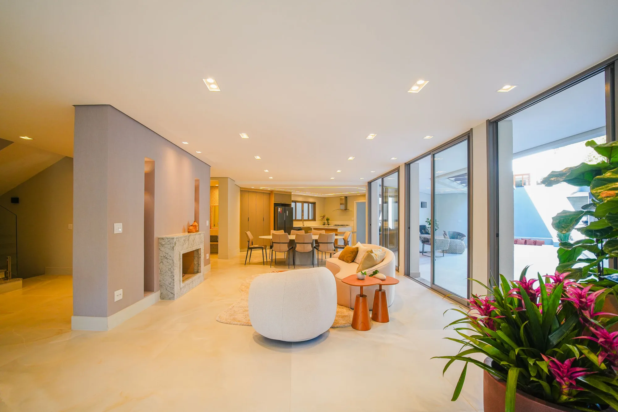 Casa, 4 suítes, 575m², em Residencial 10 — foto 26