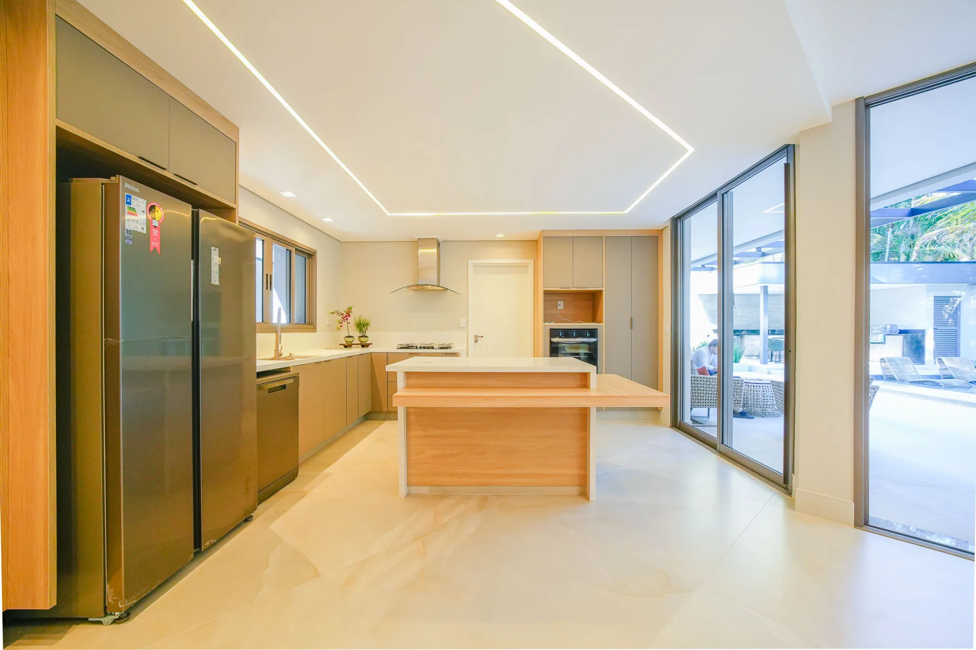 Casa, 4 suítes, 575m², em Residencial 10 — foto 30